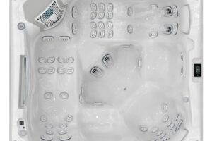 Everest Life Hot Tub Image