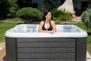 Lugano Life Hot Tub 5