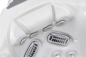 Wellis-Elbrus-Life-Hot-Tub-16