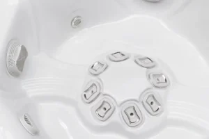 Wellis-Elbrus-Life-Hot-Tub-9