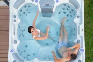 Wellis-Vienna-Hot-Tub-10