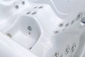 Manhattan Life Hot Tub 7