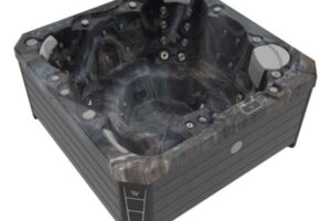 Prague Life Hot Tub 4