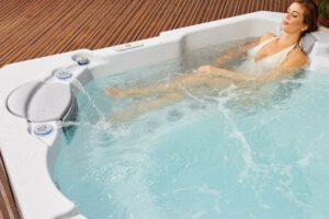 Prague Life Hot Tub 7