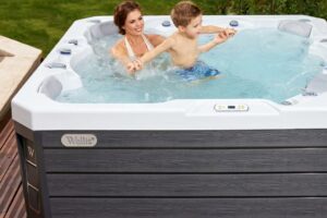 Prague Life Hot Tub 8